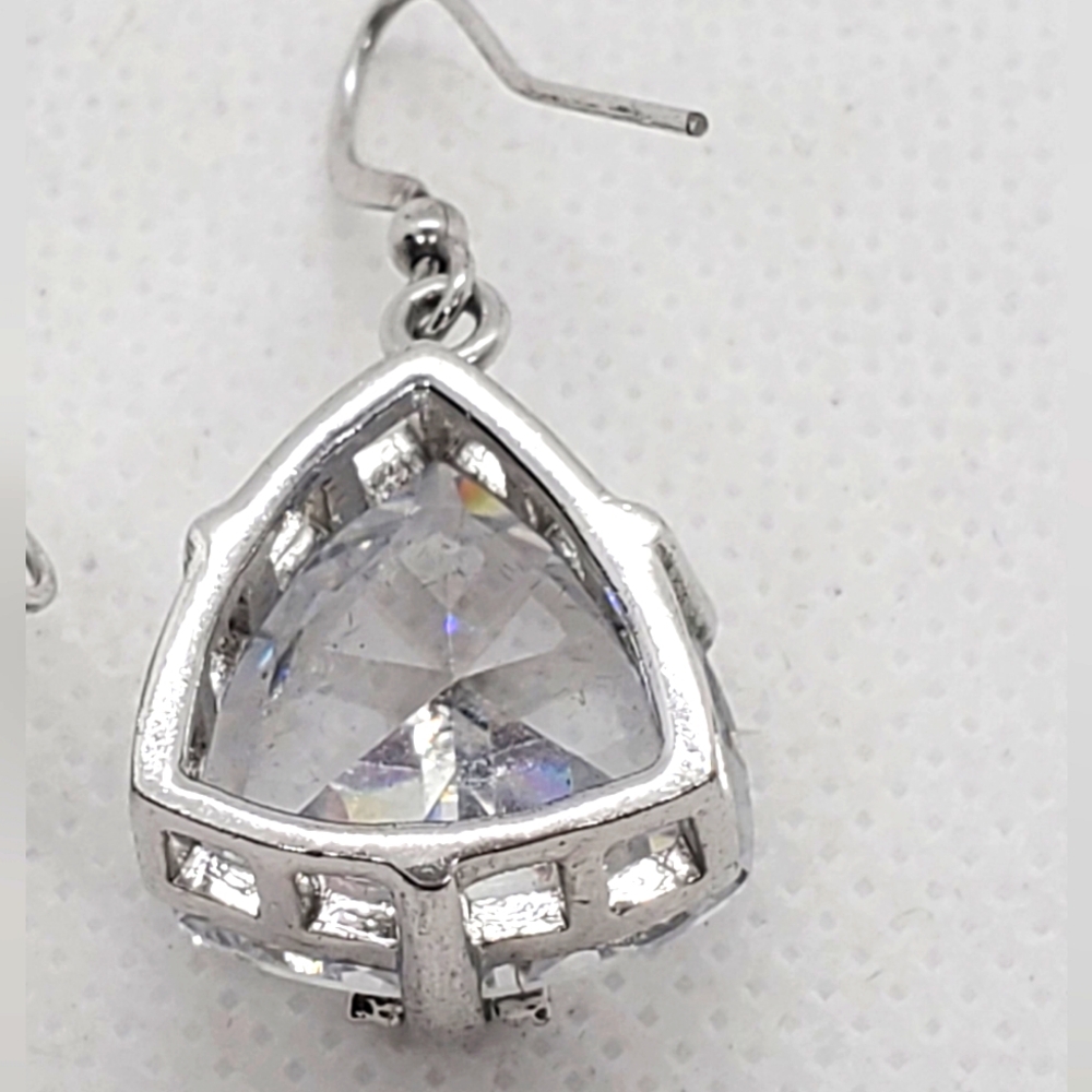 Neiman Marcus Earrings In Silver Tone Triangular Crystal Drop - Picture 5 of 7